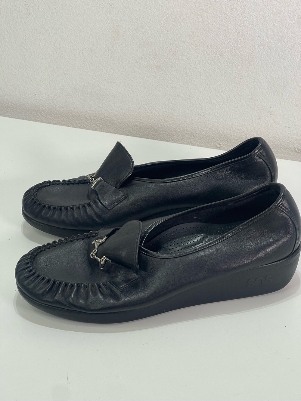 SAS Magical Loafers Womens 10 W Leather Slip On Shoes Arch Support Comfort USA